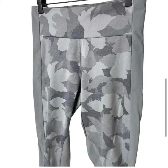 Athleta Essex hybrid tight leggings - Picture 4 of 8